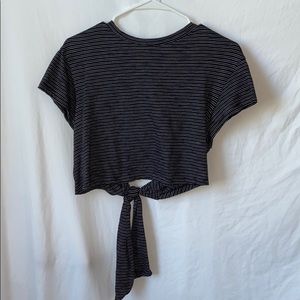 Lush crop top with a bow in the back size: S
